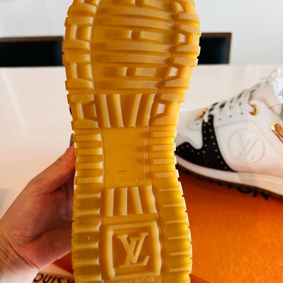 LOUIS VUITTON Run Away Sneakers - NEW - Picture 7 of 10